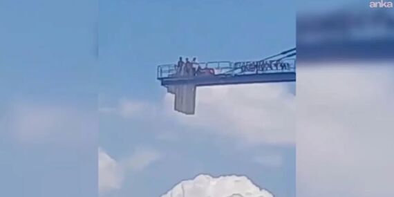 Isparta’da TOKİ şantiyesinde ücret iddiası: 3 işçi kule vincin üzerine çıktı