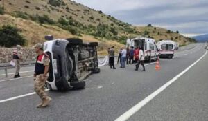 Minibüs devrildi Çok sayıda yaralı var