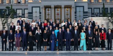 NATO Zirvesi'nde aile fotoğrafı Erdoğan ile Trump yan yana poz verdi