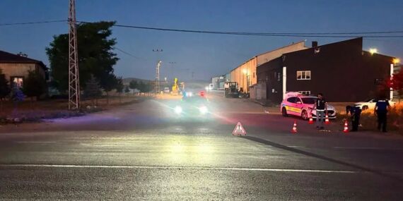 Polisin ‘dur’ ihtarına uymadı: Minibüsün çarptığı yurttaş yaşamını yitirdi