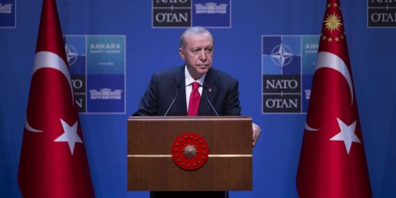 Cumhurbaşkanı Erdoğan’ın NATO liderlerine hediye ettiği silah görüntülendi