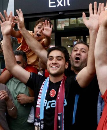 Trabzonspor'un yeni transferi Aral Şimşir oldu Sözleşme ayrıntıları belli oldu!