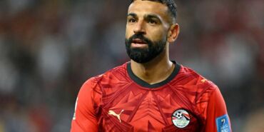 Trossard imza attı, tribünler Mohamed Salah tezahüratı yaptı