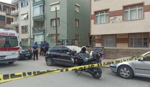 Üvey annesini ve kardeşini bıçaklayarak katleden erkek tutuklandı