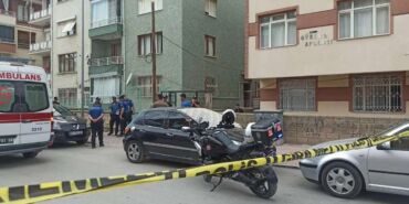 Üvey annesini ve kardeşini bıçaklayarak katleden erkek tutuklandı