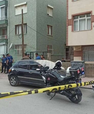 Üvey annesini ve kardeşini bıçaklayarak katleden erkek tutuklandı