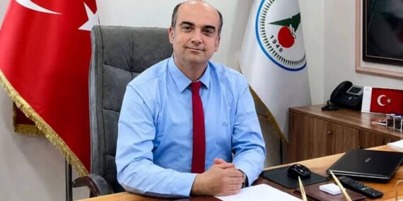 Seben Belediye Başkanı meclis üyeleriyle birlikte CHP’den istifa etti