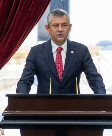 özgür özel
