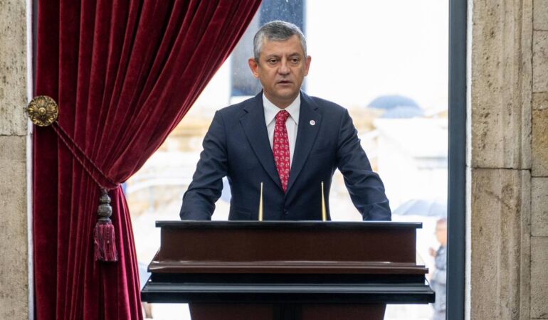 özgür özel