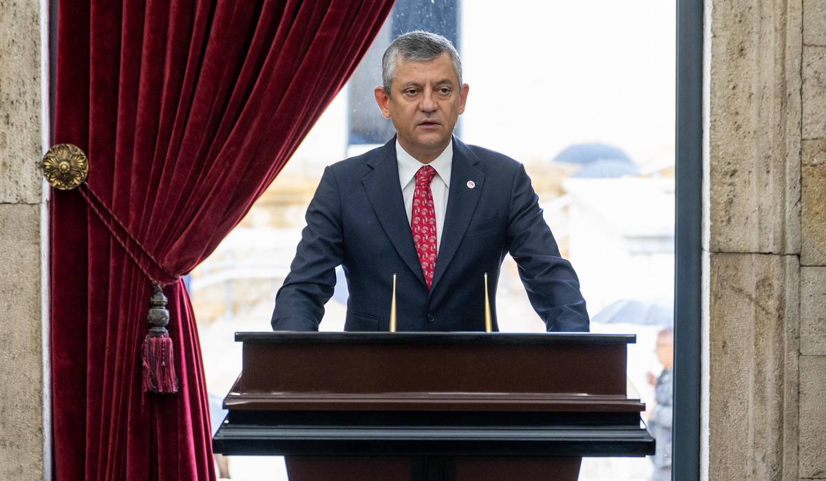 özgür özel