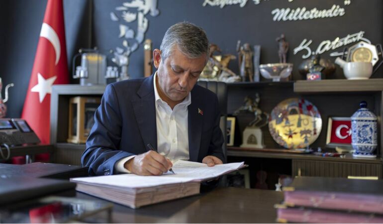 özgür özel