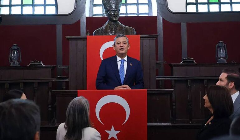 özgür özel