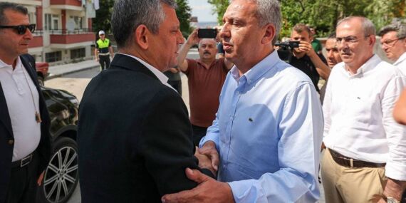 CHP lideri Özgür Özel’den Çorum’da taziye ziyareti