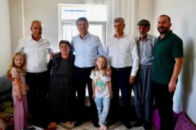 34 yıl beklediler, ikiz kızlarına kavuştular Tutdere’den Doğan ailesine ziyaret
