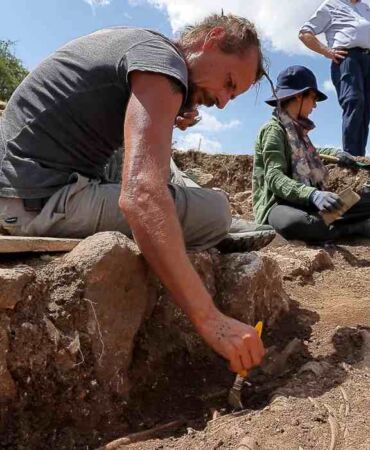 Çorum’da 2 bin 300 yıllık mezarlar gün yüzüne çıktı