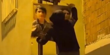 Diyarbakır Valiliği duyurdu Terör örgütü mensuplarının posterini asan 4 kişi gözaltında