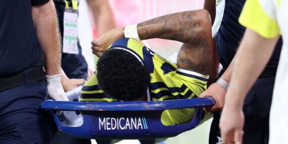 Karşılaşmaya devam edememişti: Jayden Oosterwolde’den Fenerbahçe’ye kötü haber