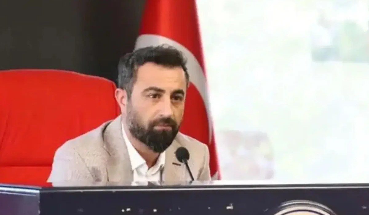 Menderes Belediye Başkan Yardımcısı Rüzgar Sönmez gözaltına alındı