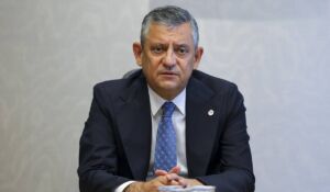 ÖZGÜR ÖZEL