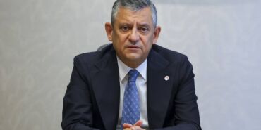 ÖZGÜR ÖZEL