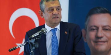 ÖZGÜR ÖZEL