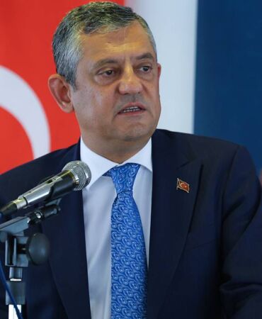 ÖZGÜR ÖZEL