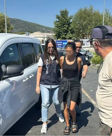 Türk bayrağını ateşe veren şahıs tutuklandı