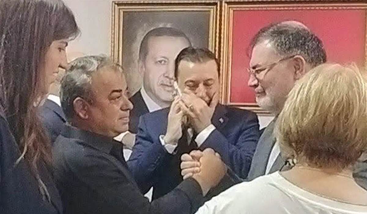 YENİ Parti ‘anlaşma’ demişti CHP’li Harun Bila’dan AKP ilçe binasına ziyaret