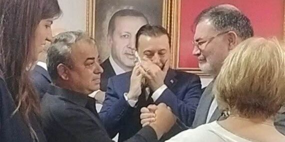 YENİ Parti ‘anlaşma’ demişti: CHP’li Harun Bila’dan AKP ilçe binasına ziyaret