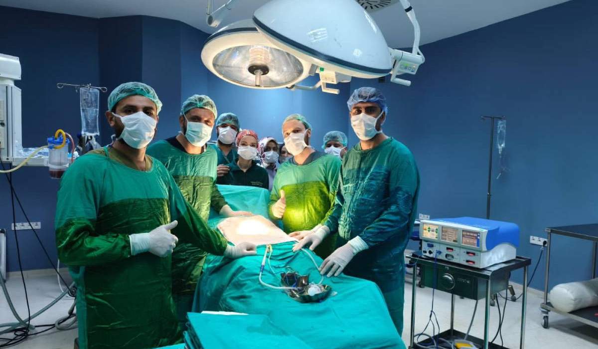 Ağrılarının nedeni ameliyatta ortaya çıktı Mesanesinden 42 taş çıkarıldı