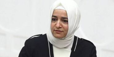 Fatma Betül Sayan Kaya