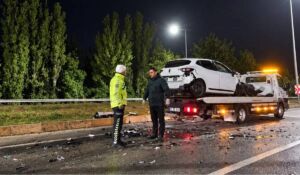 İYİ Partili başkan ile oğlu trafik kazasında yaralandı
