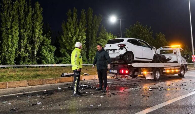 İYİ Partili başkan ile oğlu trafik kazasında yaralandı