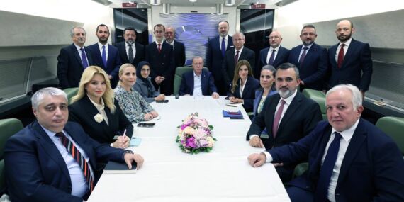 Erdoğan’dan uçakta ‘süreç’ eleştirilerine yanıt: ‘Riskli yaklaşımları hoş görmeyiz’
