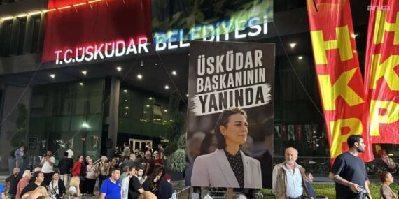 Yenilenen seçim öncesi Üsküdar Belediyesi’nde miting: ‘Zaman ayarlı, kirli bir operasyonla karşı karşıyayız’