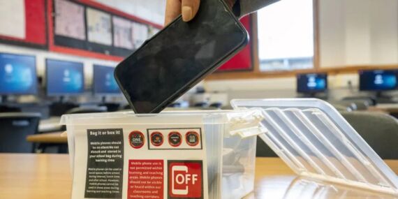 Meksika’da okullarda cep telefonu kullanımına kısıtlama