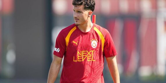 Galatasaray’da yeni transfer Deniz Gül ilk antrenmanına çıktı!