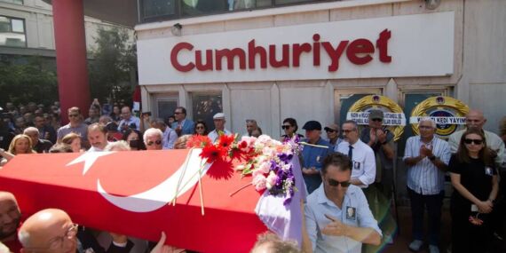 Gazeteci Şükran Soner’e Cumhuriyet’te veda