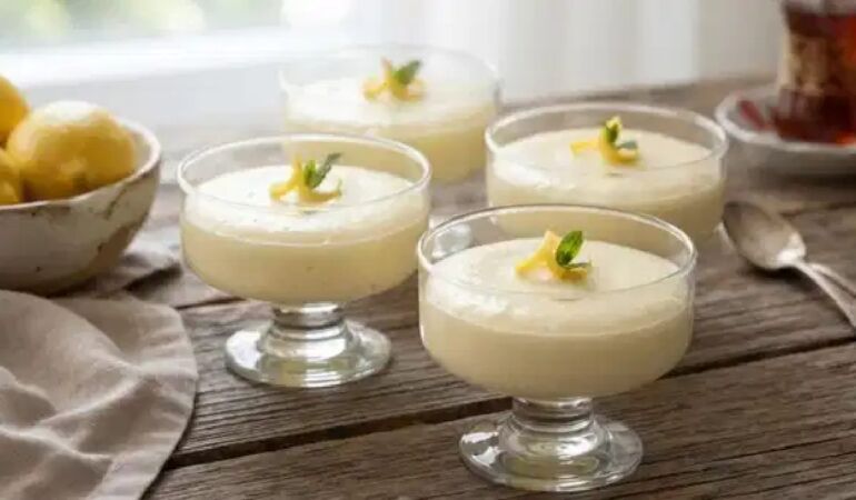 Ağır tatlılardan sıkılanlara Köpük gibi kıvamıyla limonlu mousse