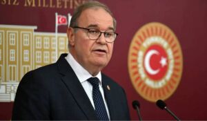 Faik Öztrak