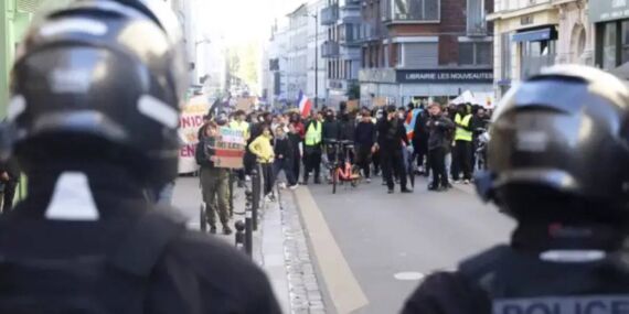 Fransa’da hayat pahalılığı protestoları büyüdü: 272 gözaltı