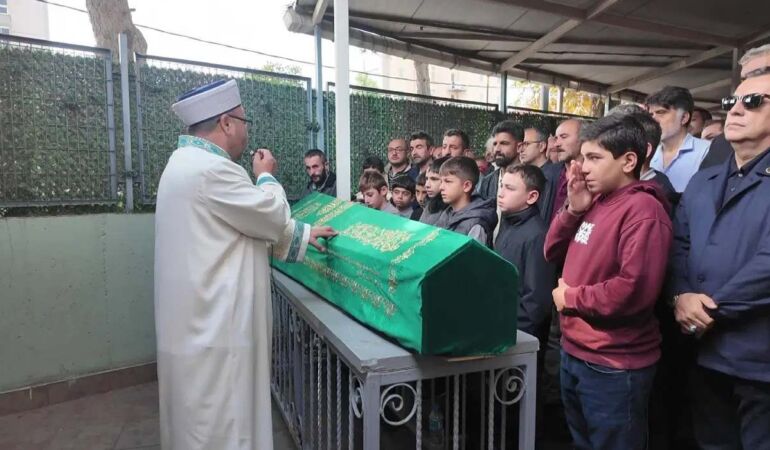 Maltepe’deki yangında hayatını kaybeden 12 yaşındaki Halil İbrahim Karaduman son yolculuğuna uğurlandı