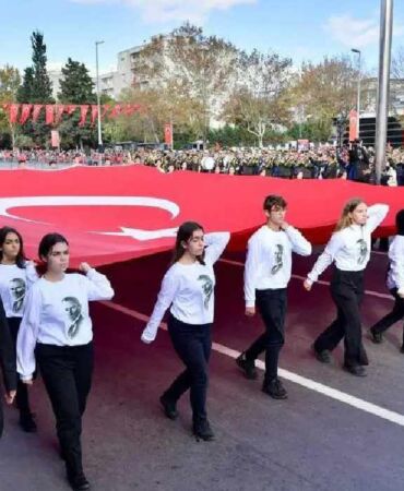 İstanbul’da 29 Ekim programında değişiklik Vatan Caddesi korteji ertelendi