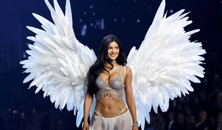 Kylie Jenner’ın üzerindeki Fantasy Bra’nın değeri dudak uçuklattı: 50 milyon dolar