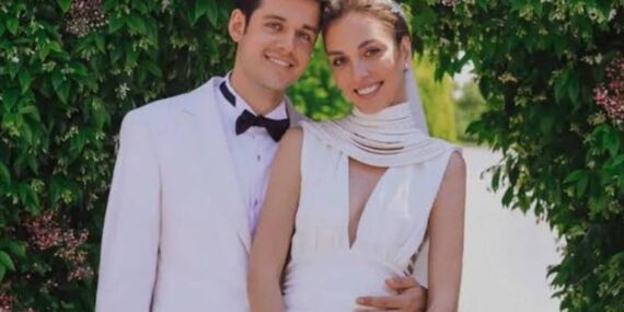 YouTuber Orkun Işıtmak baba oluyor: Bebek müjdesini New York tatilinde verdiler