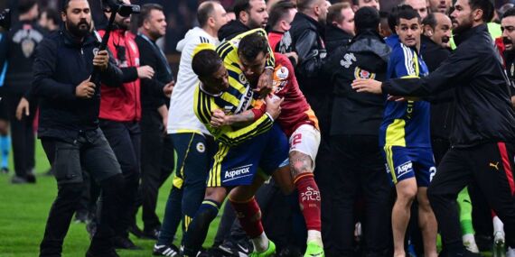 Galatasaray – Fenerbahçe derbisinin PFDK kararları açıklandı: Abdülkerim Bardakcı ve Archie Brown’ın cezaları belli oldu