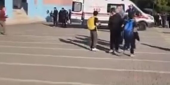 İstanbul Başakşehir’de ortaokulda bıçaklı saldırı: Bir öğrenci hayatını kaybetti